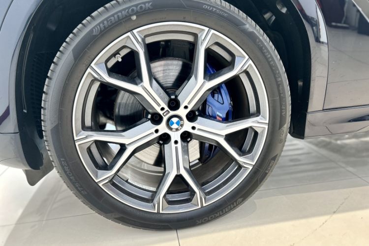 Used BMW X6 2023 xDrive40i Luxury Model with M Sport Package Exterior 9