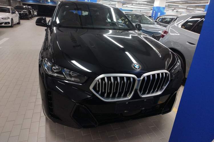 Used BMW X6 2023 xDrive40i Luxury Model with M Sport Package Front