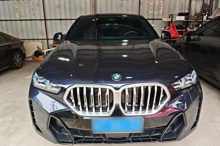 Used BMW X6 2023 xDrive40i M Sport Package Front