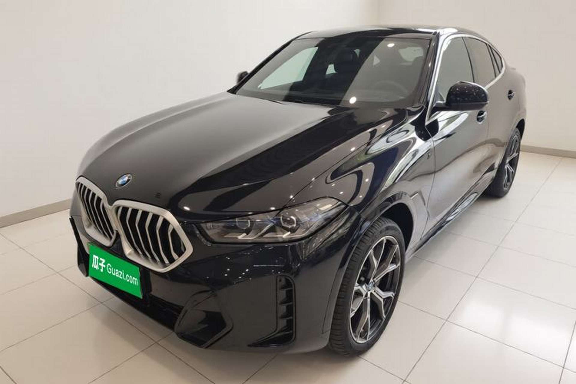 Used BMW X6 2023 xDrive40i Luxury Model with M Sport Package Front Left 45 Deg