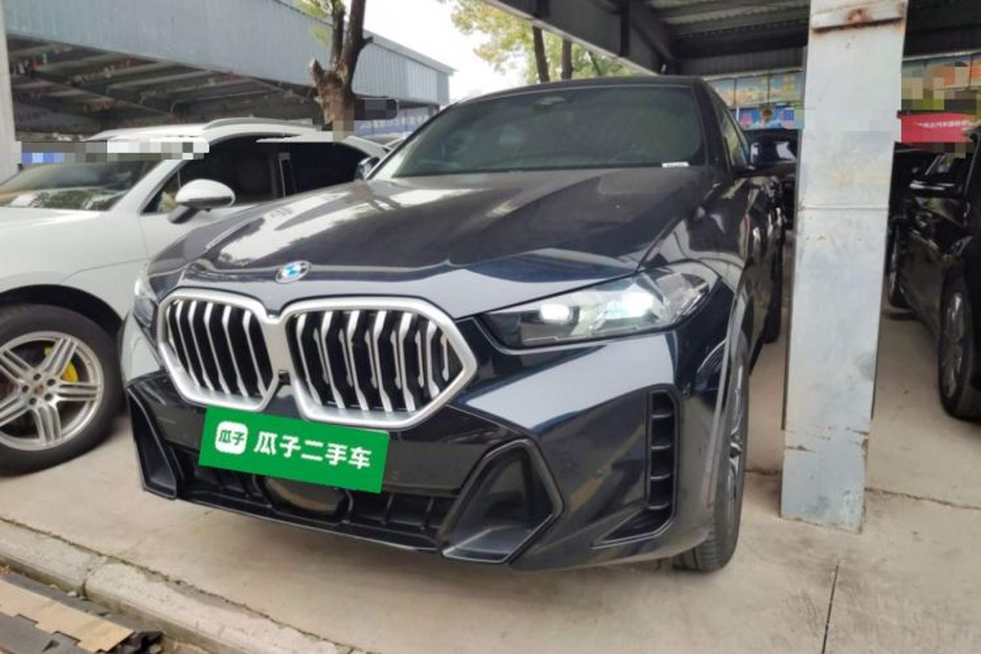 Used BMW X6 2023 xDrive30i M Sport Package Front Left 45 Deg