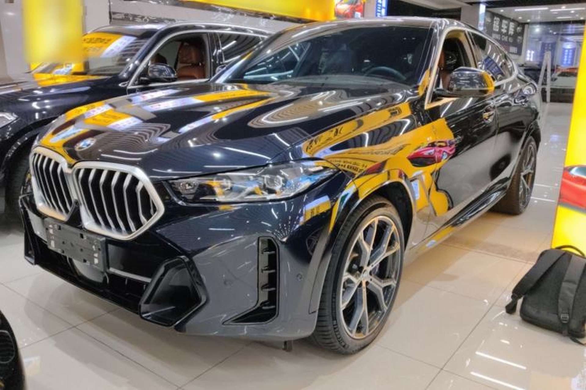 Used BMW X6 2023 xDrive40i Luxury Model with M Sport Package Front Left 45 Deg