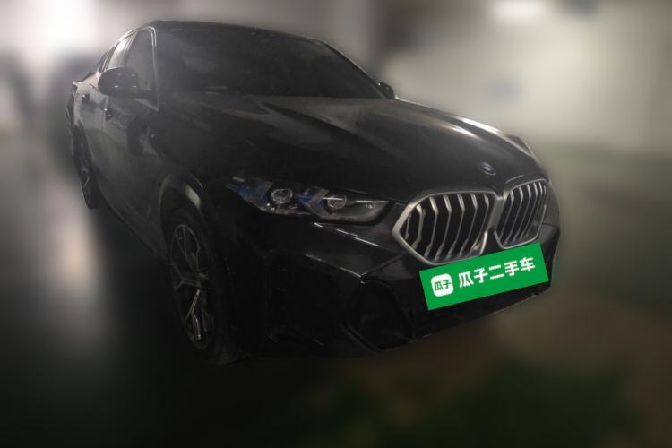Used BMW X6 2023 xDrive40i M Sport Package Front Right 45 Deg