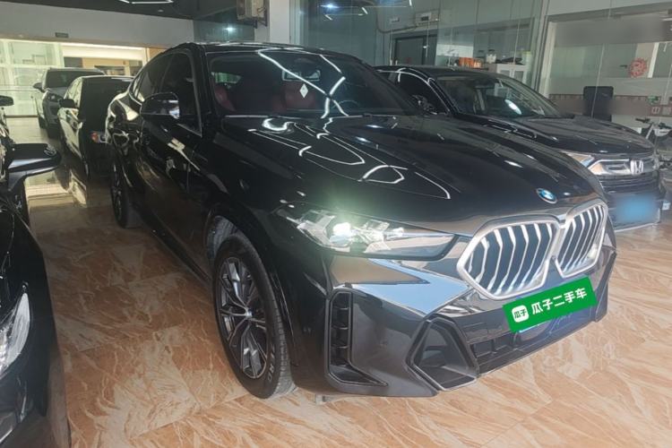 Used BMW X6 2023 xDrive30i M Sport Package Front Right 45 Deg