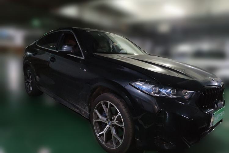 Used BMW X6 2023 xDrive40i Luxury Model with M Sport Package Front Right 45 Deg