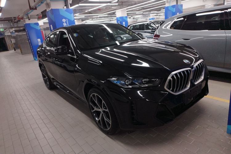 Used BMW X6 2023 xDrive40i Luxury Model with M Sport Package Front Right 45 Deg