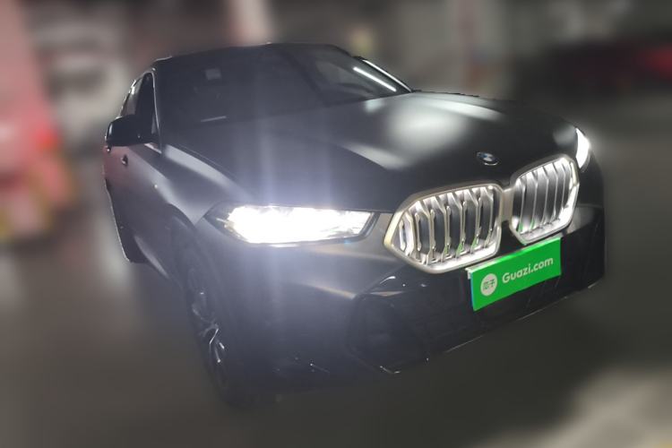 Used BMW X6 2023 xDrive30i M Sport Package Front Right 45 Deg