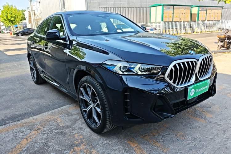 Used BMW X6 2023 xDrive40i M Sport Package Front Right 45 Deg