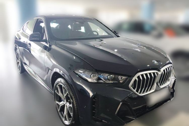 Used BMW X6 2023 xDrive40i Luxury Model with M Sport Package Front Right 45 Deg