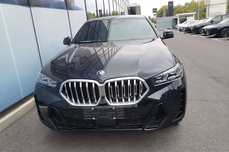 Used BMW X6 2023 xDrive40i M Sport Package Front