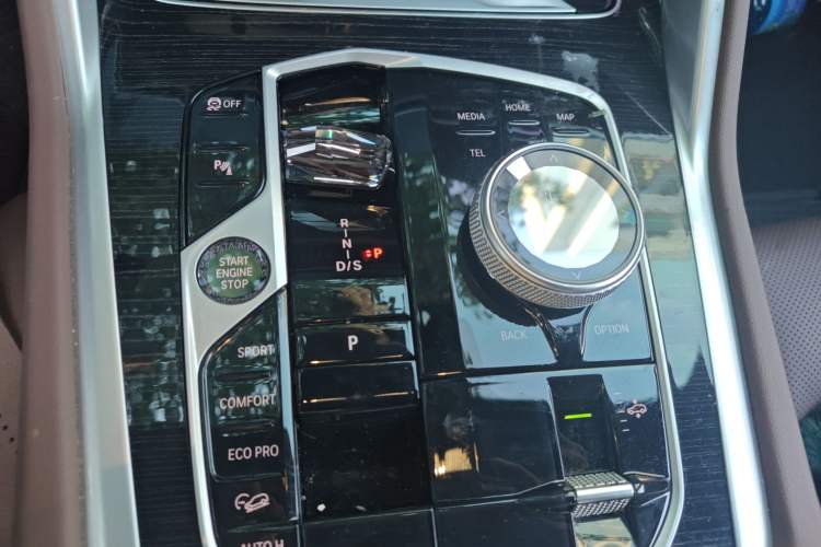 Used BMW X6 2023 xDrive30i M Sport Package Gear Lever