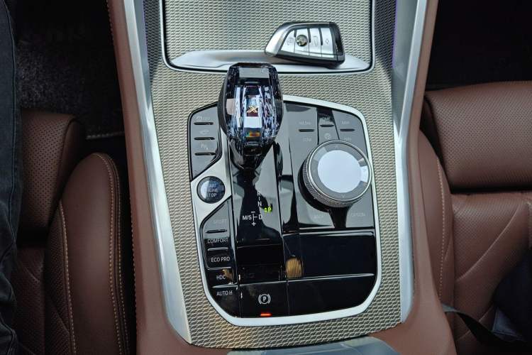 Used BMW X6 2023 xDrive40i M Sport Package Gear Lever
