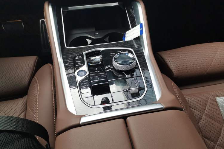 Used BMW X6 2023 xDrive40i M Sport Package Gear Lever