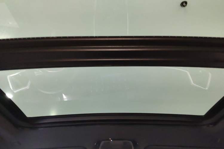 Used BMW X6 2023 xDrive40i Luxury Model with M Sport Package Headliner