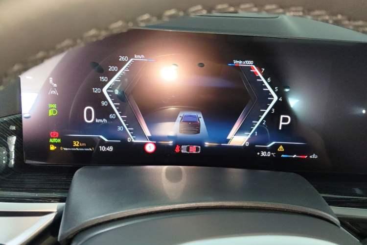 Used BMW X6 2023 xDrive40i Luxury Model with M Sport Package Instrument Cluster