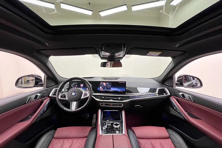 Used BMW X6 2023 xDrive40i Luxury Model with M Sport Package Interior 1