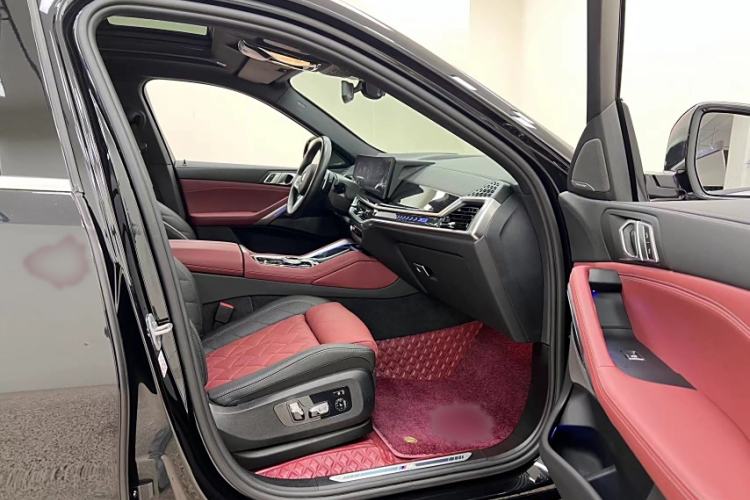 Used BMW X6 2023 xDrive40i Luxury Model with M Sport Package Interior 10