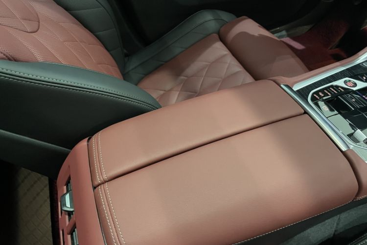 Used BMW X6 2023 xDrive30i M Sport Package Interior 12
