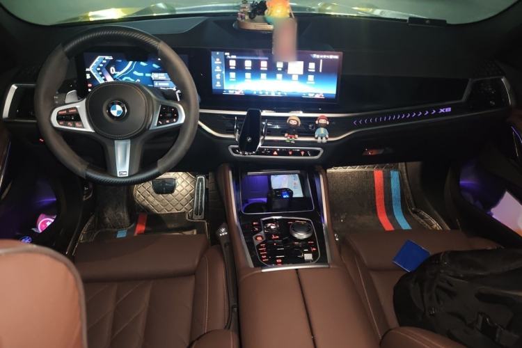 Used BMW X6 2023 xDrive30i M Sport Package Interior 2