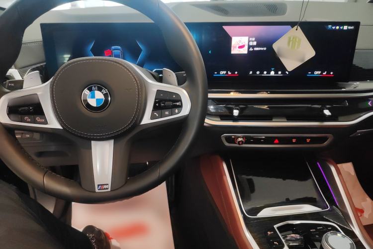 Used BMW X6 2023 xDrive30i M Sport Package Interior 2