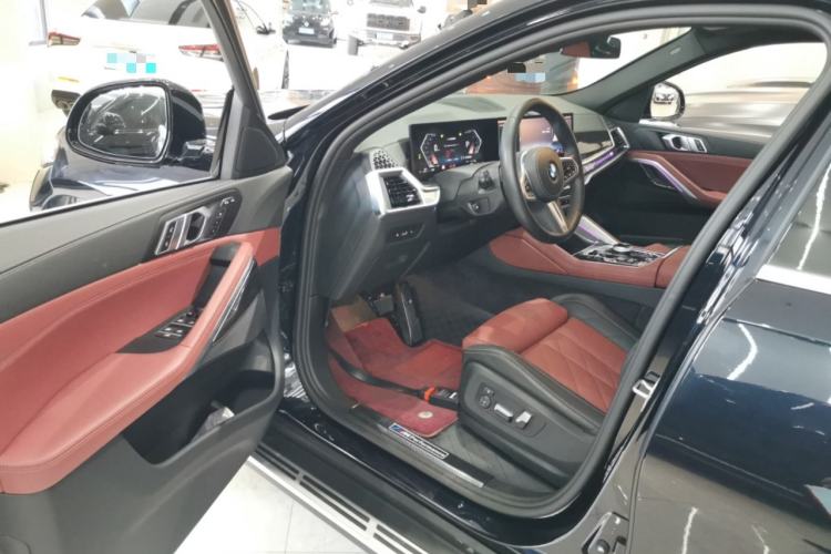 Used BMW X6 2023 xDrive30i M Sport Package Interior 3