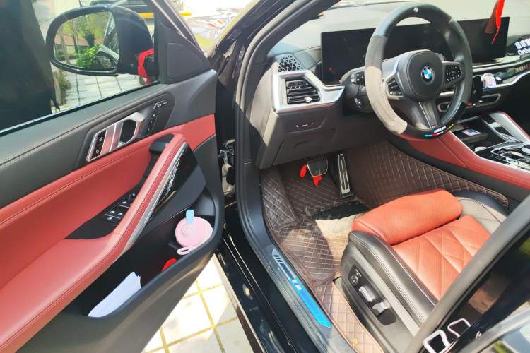 Used BMW X6 2023 xDrive30i M Sport Package Interior 3