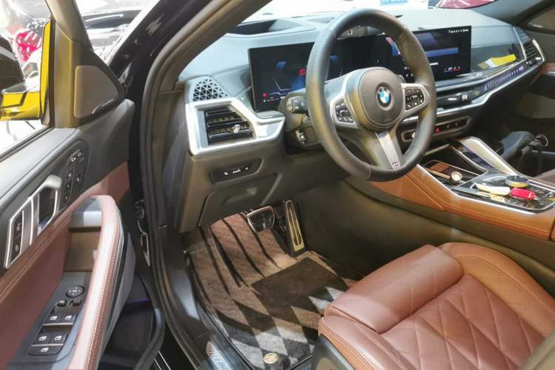 Used BMW X6 2023 xDrive40i Luxury Model with M Sport Package Interior 3