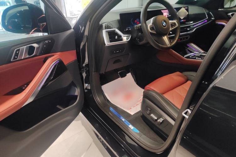 Used BMW X6 2023 xDrive30i M Sport Package Interior 3