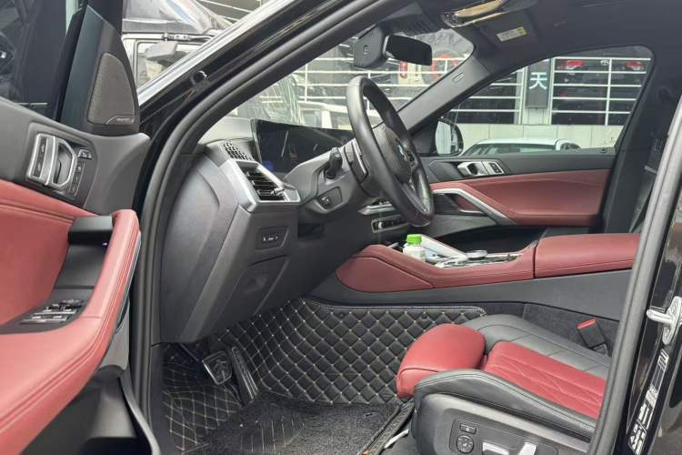 Used BMW X6 2023 xDrive40i M Sport Package Interior 4