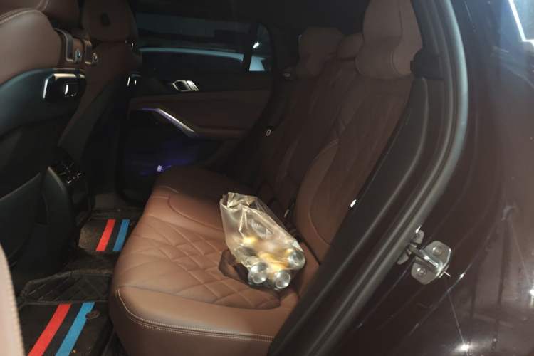 Used BMW X6 2023 xDrive30i M Sport Package Interior 4