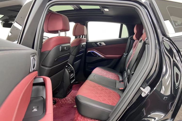 Used BMW X6 2023 xDrive40i Luxury Model with M Sport Package Interior 6
