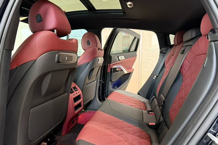 Used BMW X6 2023 xDrive30i M Sport Package Interior 8