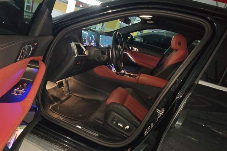 Used BMW X6 2023 xDrive30i M Sport Package Left Front Seat