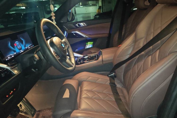 Used BMW X6 2023 xDrive40i M Sport Package Left Front Seat