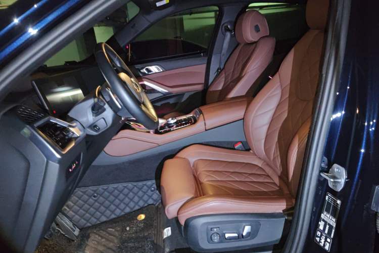 Used BMW X6 2023 xDrive40i M Sport Package Left Front Seat