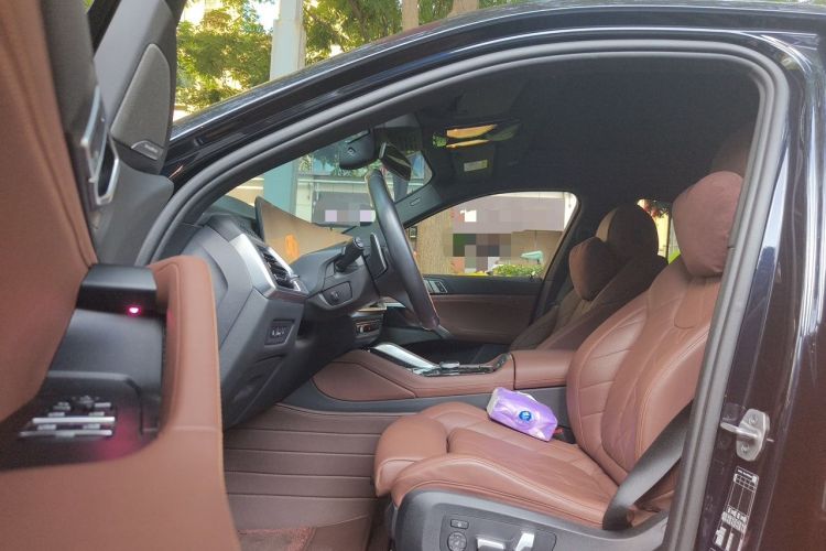 Used BMW X6 2023 xDrive40i M Sport Package Left Front Seat