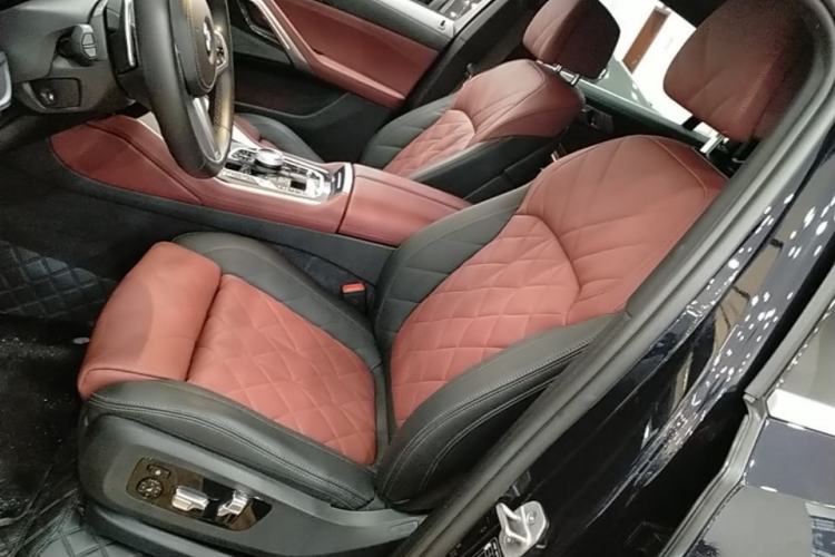 Used BMW X6 2023 xDrive40i Luxury Model with M Sport Package Left Front Seat