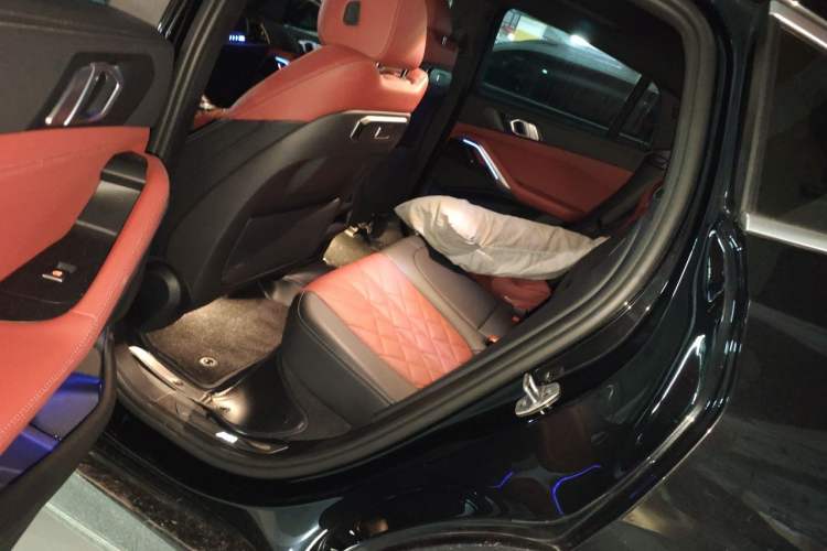 Used BMW X6 2023 xDrive30i M Sport Package Left Rear Seat