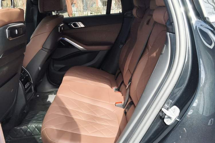 Used BMW X6 2023 xDrive40i Luxury Model with M Sport Package Left Rear Seat