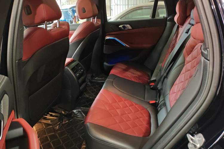 Used BMW X6 2023 xDrive40i M Sport Package Left Rear Seat