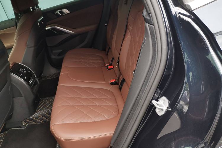 Used BMW X6 2023 xDrive40i M Sport Package Left Rear Seat