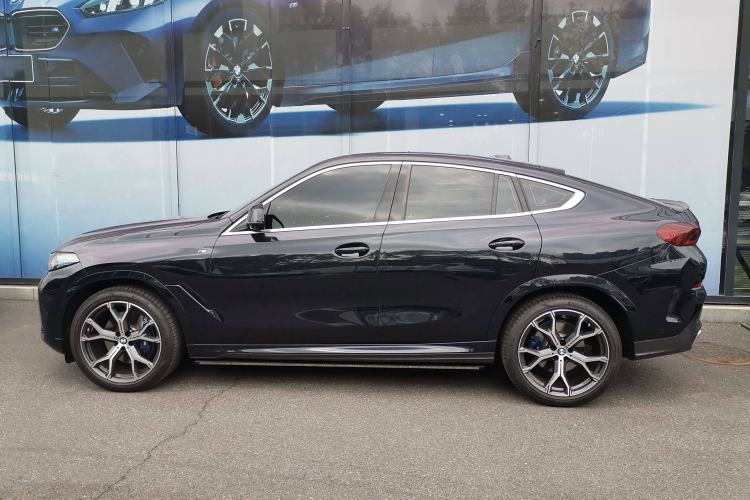 Used BMW X6 2023 xDrive40i M Sport Package Left Side