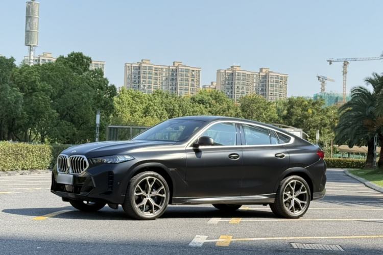 BMW X6 2023 xDrive40i Luxury Model with M Sport Package