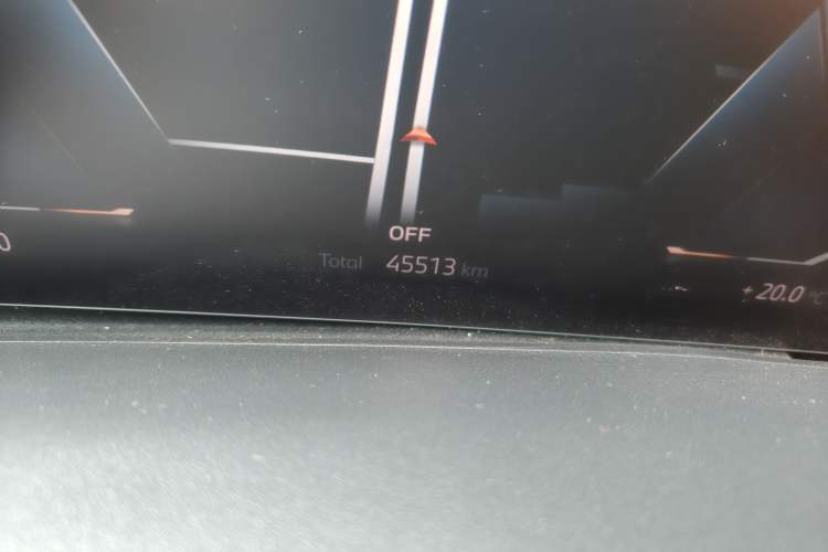 Used BMW X6 2023 xDrive40i M Sport Package Odometer Close Up