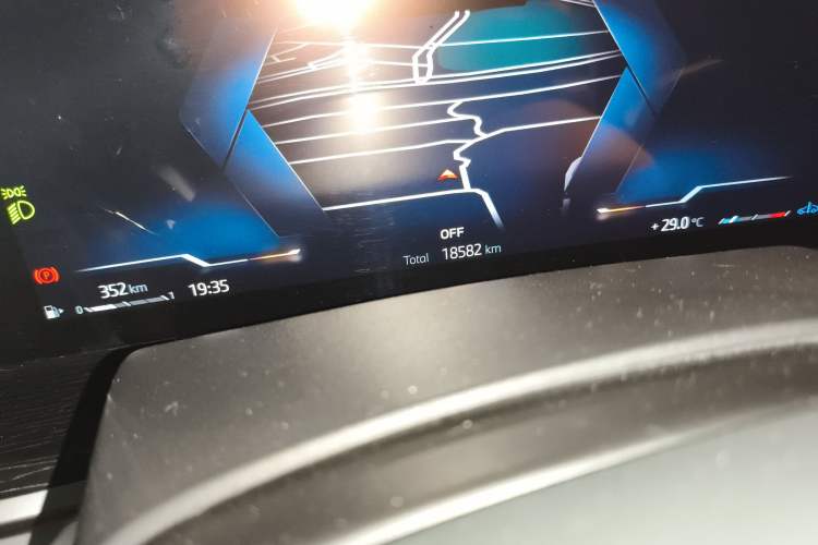 Used BMW X6 2023 xDrive30i M Sport Package Odometer Close Up