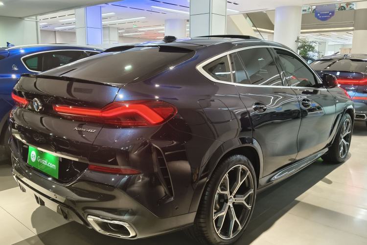 Used BMW X6 2023 xDrive40i Luxury Model with M Sport Package Rear Right 45 Deg