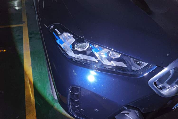 Used BMW X6 2023 xDrive40i M Sport Package Right Front Headlight