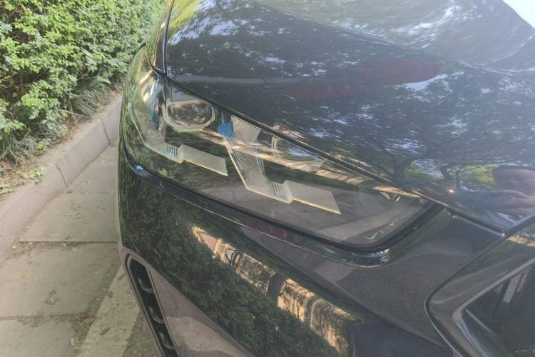 Used BMW X6 2023 xDrive40i M Sport Package Right Front Headlight