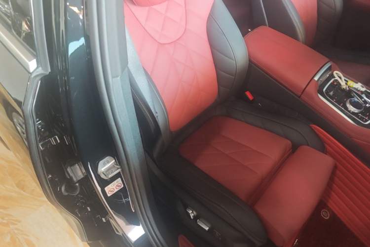 Used BMW X6 2023 xDrive30i M Sport Package Right Front Seat
