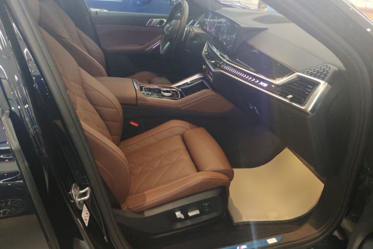 Used BMW X6 2023 xDrive30i M Sport Package Right Front Seat